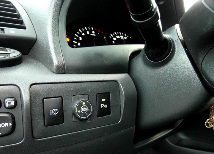 Кнопка переключения и индикации режимов работы ГБО BRC Sequent с указателем уровня топлива, Toyota Camry (XV40)