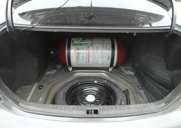 Металлопластиковый баллон (тип 2) 55 л установлен на Toyota Corolla