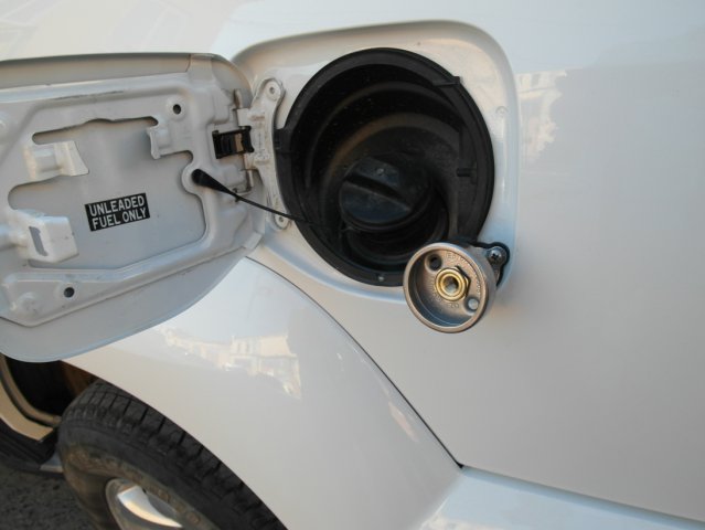 Газовое заправочное устройство с переходником на Toyota Land Cruiser Prado 120