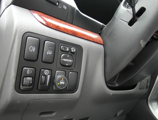Кнопка переключения и индикации режимов работы ГБО в салоне Toyota LC Prado 120