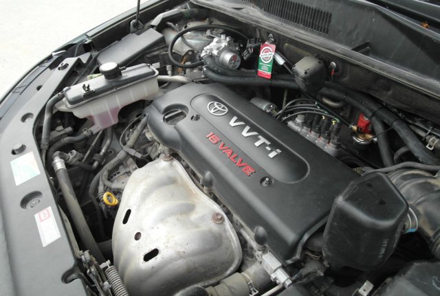 Toyota RAV4, подкапотная компоновка ГБО BRC Plug&Drive