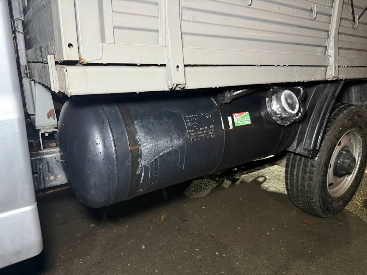 УАЗ Profi баллон вдоль борта