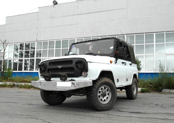 УАЗ-315196 (УАЗ-469), двигатель ЗМЗ-4091, 4-цилиндровый, рядный, с распределенным впрыском топлива, объем 2,7 л (112 л.с.)