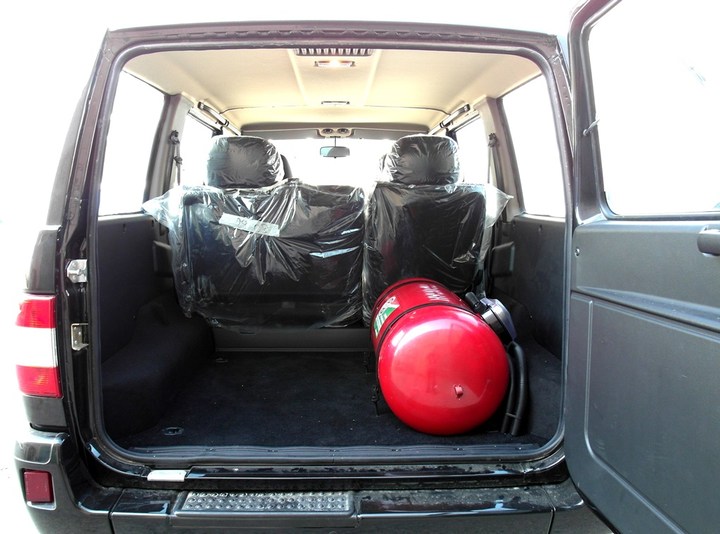 Багажник с цилиндрическим газовым баллоном 95 л вдоль правого борта УАЗ Патриот