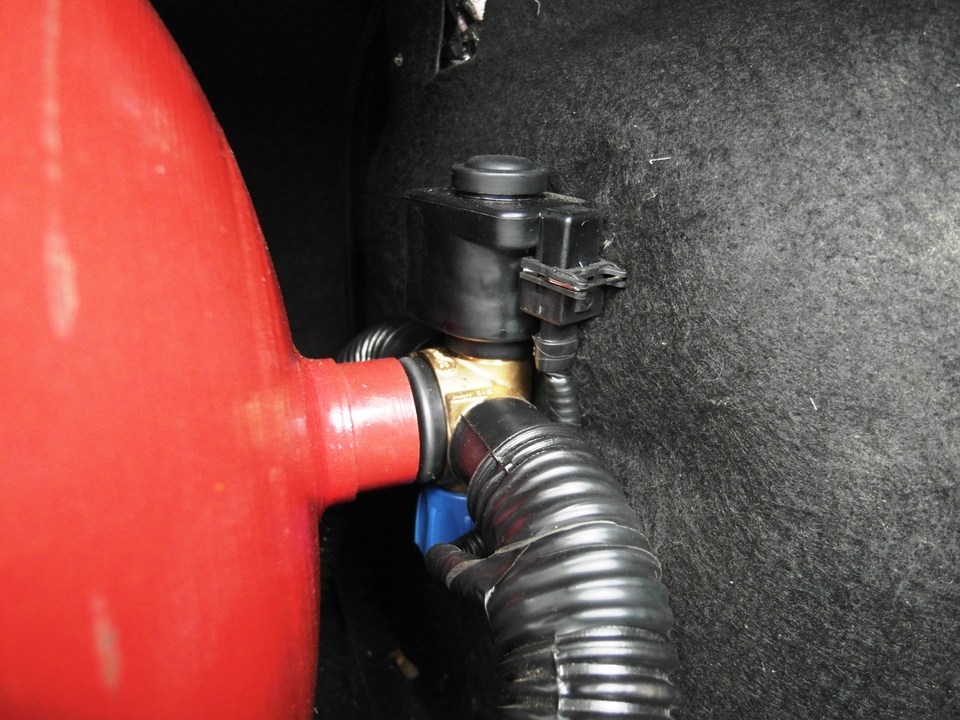 Вентиль баллонный метан с пожарным и запорным электромагнитным клапанами