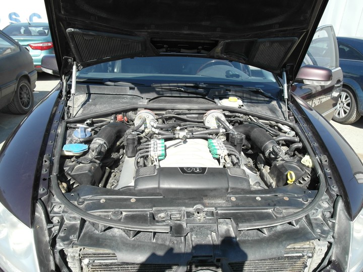 Подкапотная компоновка, двигатель 8-цилиндровый, V-образный, 4.2 л, Volkswagen Phaeton