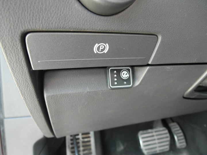 Кнопка управления режимами работы ГБО Zavoli с индикацией уровня газа в баллоне, Volkswagen Phaeton