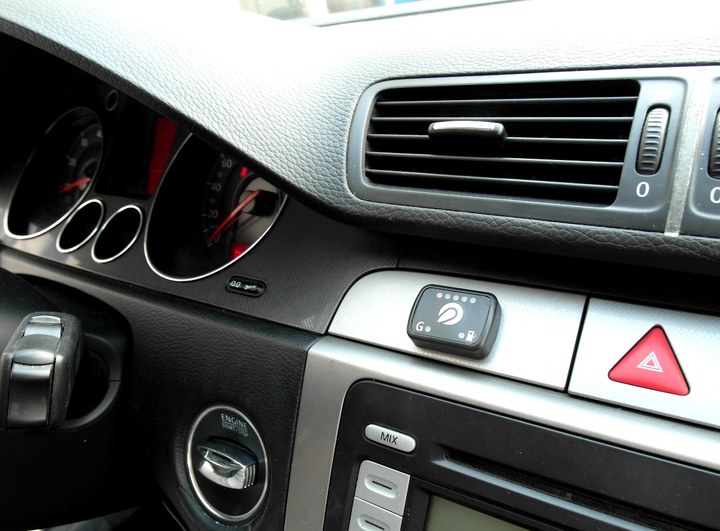 кнопка переключения и индикации режимов работы ГБО Lovato Direct Injection с указателем уровня топлива, VW Passat (B6) 1.6 FSI