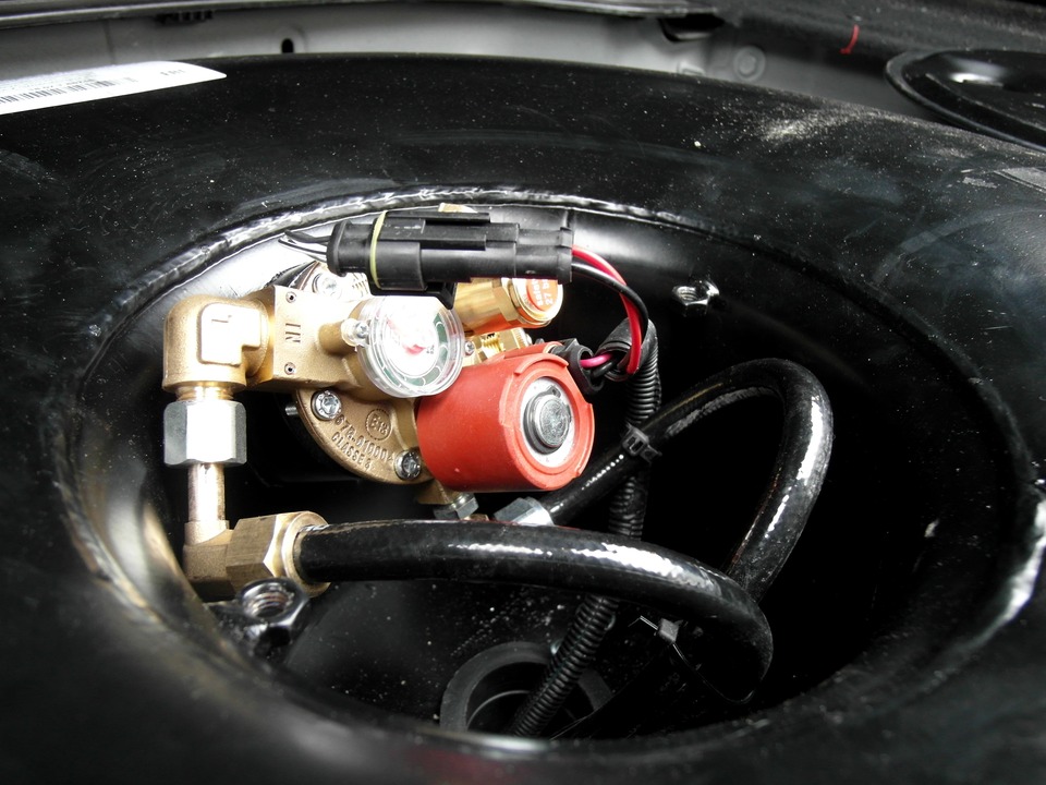 Мультиклапан класса Европа 2 (пропан) со скоростным, пожарным клапанами и электроклапаном