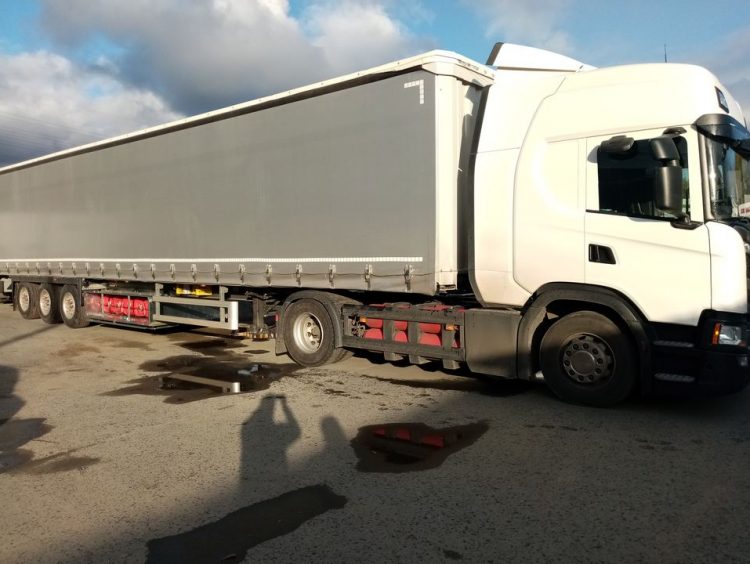 установка баллонной кассеты метан на полуприцеп, Scania R410