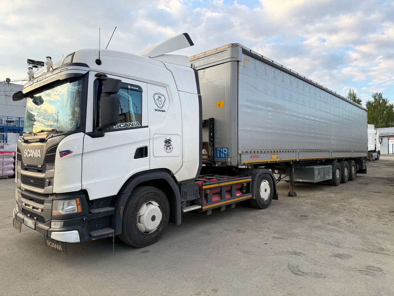 Дополнительные газовые баллоны на Scania CNG — фото 2